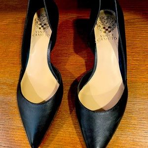 VINCE CAMUTO PUMP ~ New - Size 6 1/2